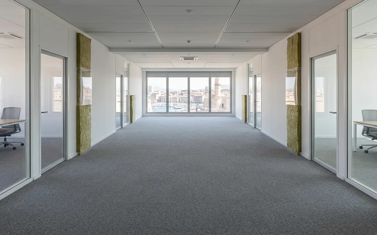 Faux plafond suspendu — chantier réalisé par RAISBAT